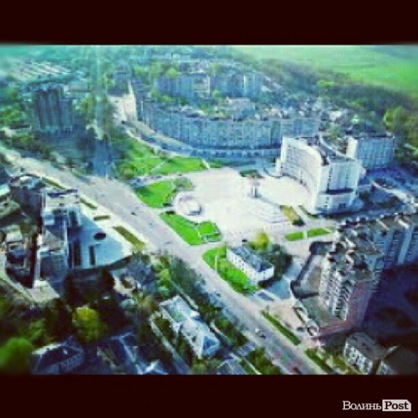 Київський майдан. Вигляд зверху @davidarmo 